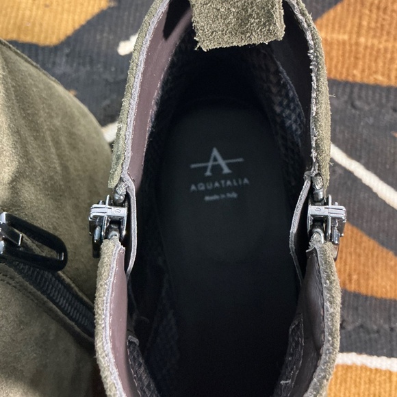 Boots - Picture 4 of 5